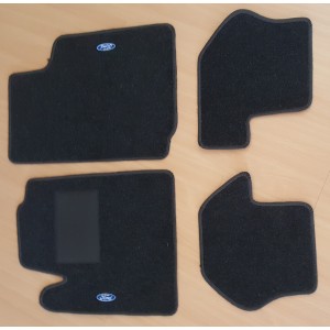 Conjunto 4 Tapetes Premier a medida com 2 bordados